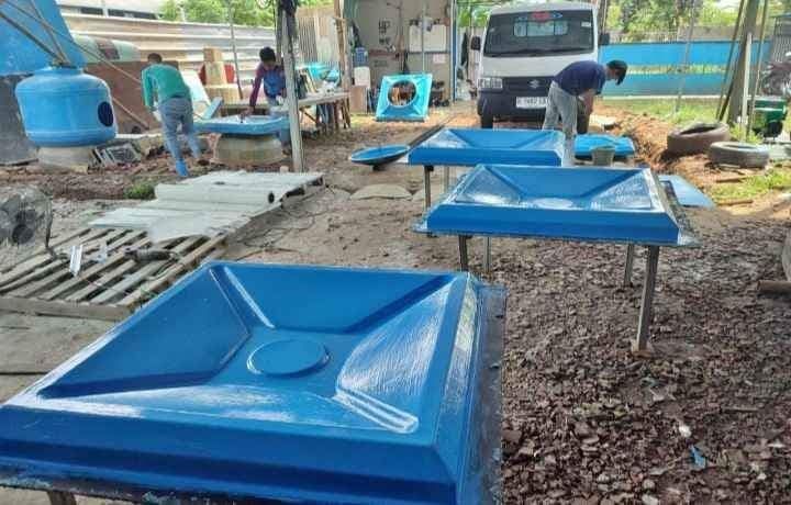 Gelcoat & Spray-Up System untuk manufaktur tangki fiberglass FRP di PT Wardani Nusantara Fiberglass
