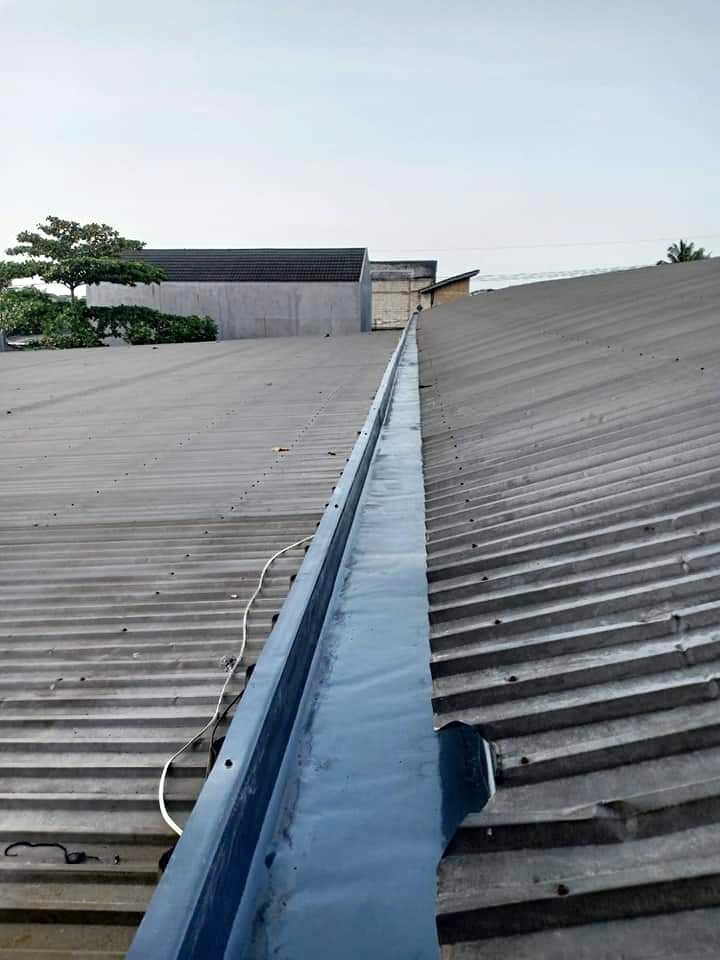 Talang Air FRP BIONUS®: Solusi Drainase Atap Industri Anti-Karat dan Bebas Bocor - Dokumentasi Industri PT Wardani Nusantara Fiberglass