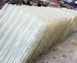Memaksimalkan Pencahayaan Alami dan Efisiensi dengan Panel Bergelombang Fiberglass - Dokumentasi Industri PT Wardani Nusantara Fiberglass