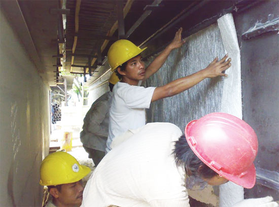 Sinergi Skala dan Presisi: Di Balik Produksi Tangki Fiberglass Industri - Dokumentasi Industri PT Wardani Nusantara Fiberglass